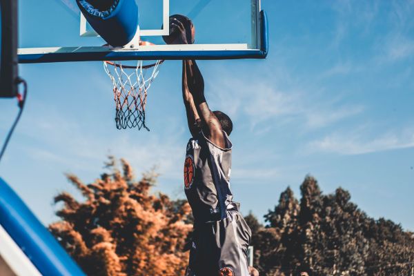Le dunk à travers les âges